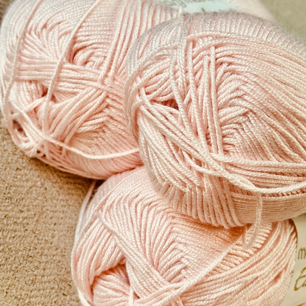 Mary Maxim • Eucalyptus Pink Yarn Bundle - Picture 3 of 4